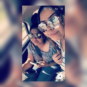 Meet your Posher, Ashley